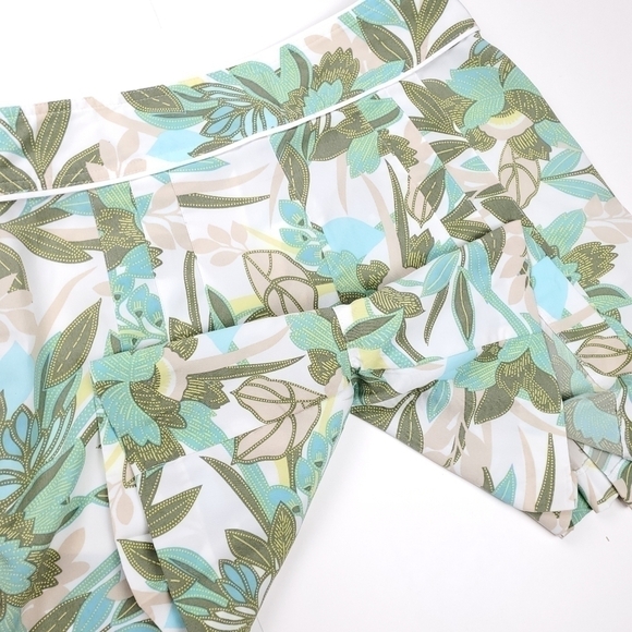 New IZOD Cool XFG Pleated Green Leaf Short Pants Sz 4 - Picture 8 of 16